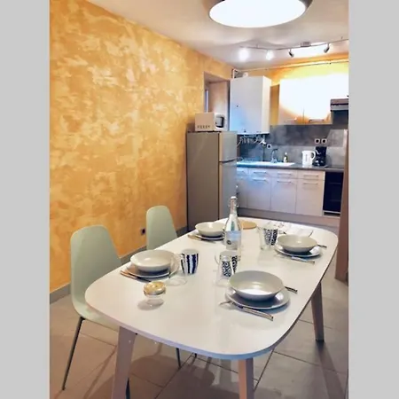 شقة F3 - Neuf - 4/6 P - Lits King Size - Wifi - Cour